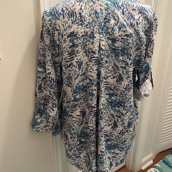 Intro love the fit blouse - Picture 3 of 5